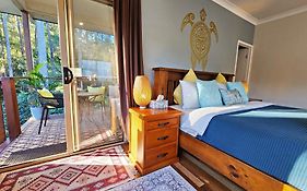 Cosy Studio With Forest Views, Noosa Hinterland